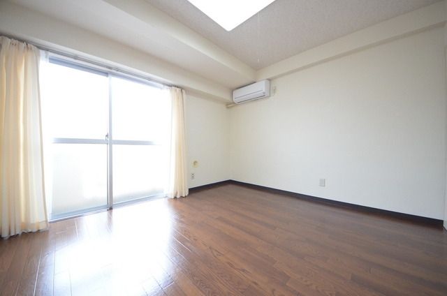 居室・リビング　☆明るいお部屋です☆