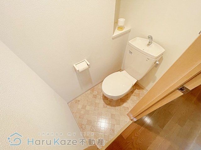 地下鉄名城線 総合リハビリセンター駅 徒歩10分 2階建 築17年のトイレ写真