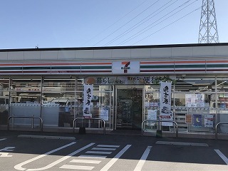 【レオネクスト桜ヶ岡のコンビニ】