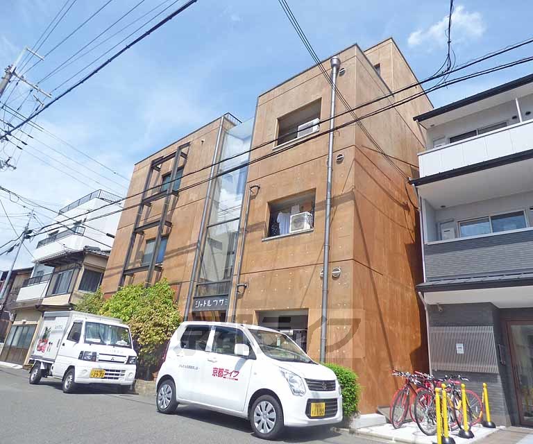 京都市北区鞍馬口町のマンションの建物外観