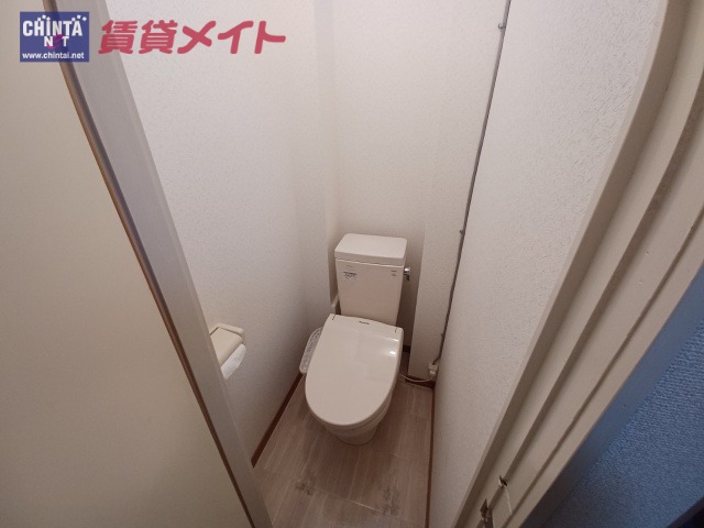 【伊勢市岩渕のマンションのトイレ】