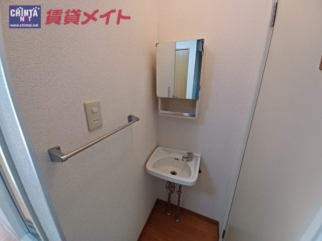 【伊勢市岩渕のマンションの洗面設備】