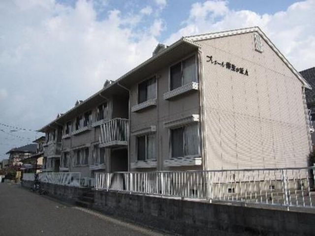 北九州市小倉南区貫弥生が丘のアパートの建物外観