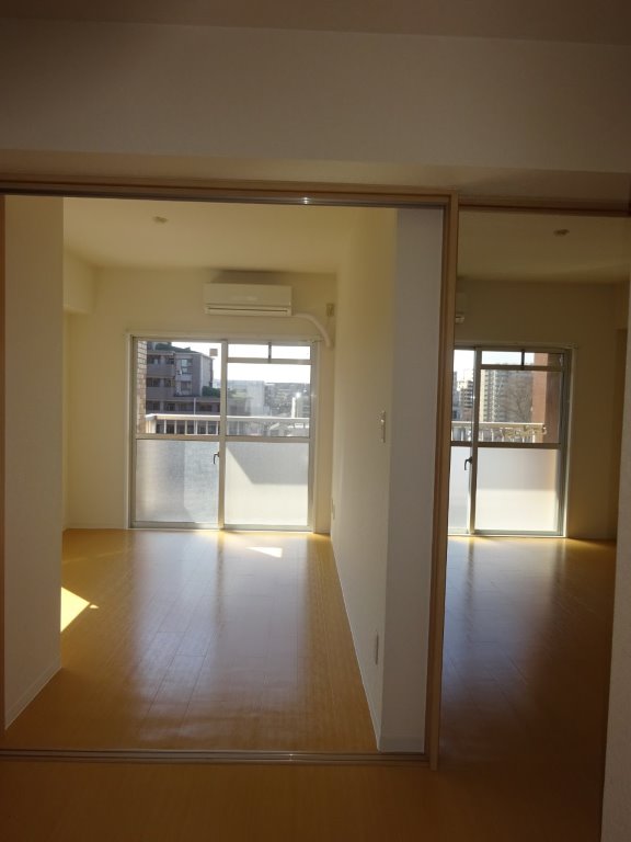 居室・リビング　★南向きの洋室２室！