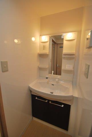 洗面設備　★洗面台も交換しました　※他号室参考写真