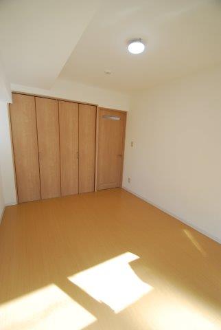 収納　★洋室、どちらにも収納が付いてます　※他号室参考写真