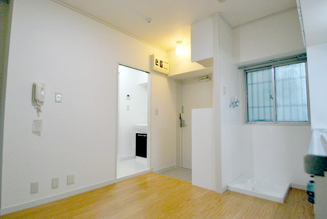 玄関　★綺麗なお玄関エリア　　※他号室参考写真