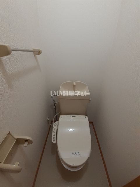 【岡山市中区四御神のアパートのトイレ】