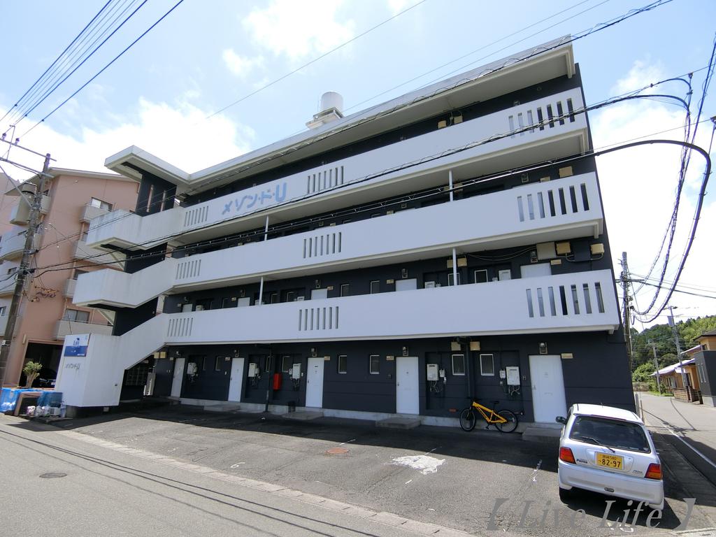 エントランス　広々とした駐車場◎