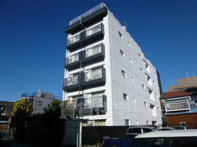 名古屋市熱田区旗屋のマンションの建物外観