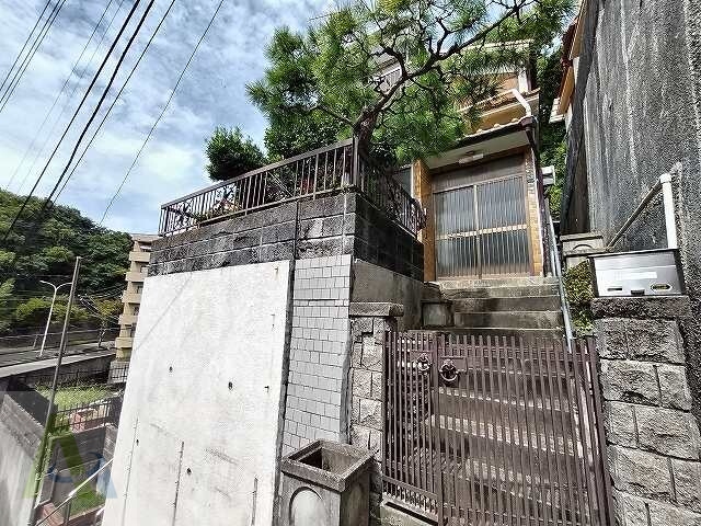 丸山町１丁目戸建の建物外観