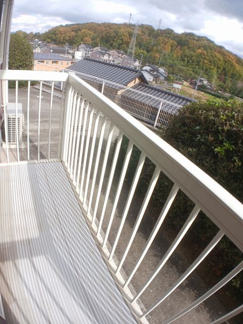 【浅口市金光町大谷のアパートのバルコニー】
