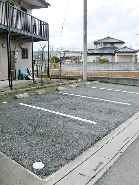 【蓮田市大字川島のアパートの駐車場】