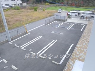 【広島市安佐北区安佐町大字飯室のアパートの駐車場】