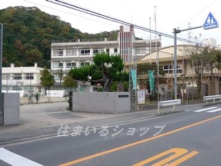 【広島市安佐北区安佐町大字飯室のアパートの小学校】