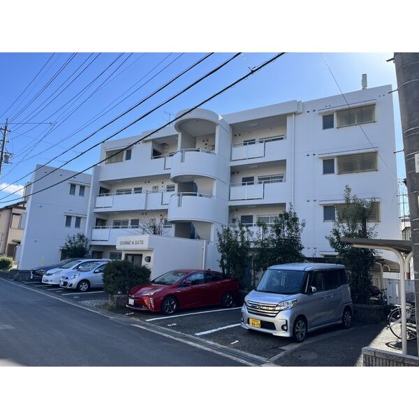 【シャルム美郷の建物外観】