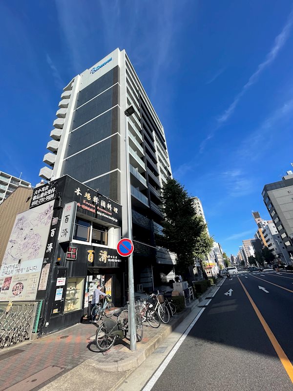 【名古屋市千種区仲田のマンションの建物外観】