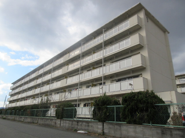 西脇市堀町のマンションの建物外観