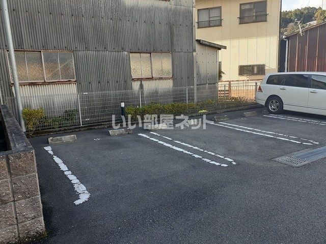 【橋本市高野口町名古曽のアパートの駐車場】