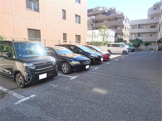 駐車場　駐車場