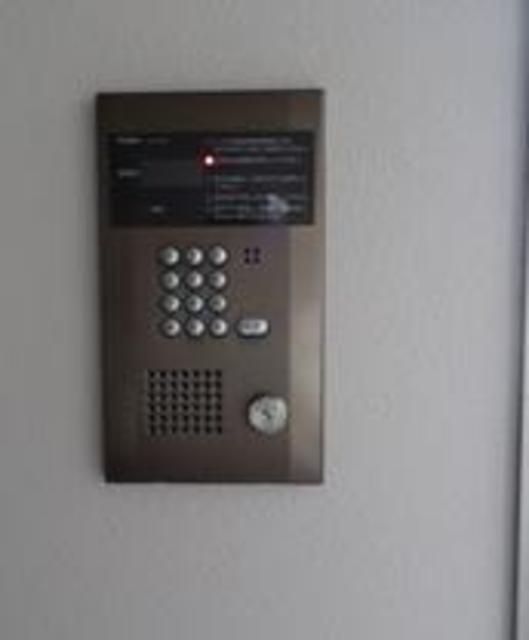 セキュリティ　オートロック付き