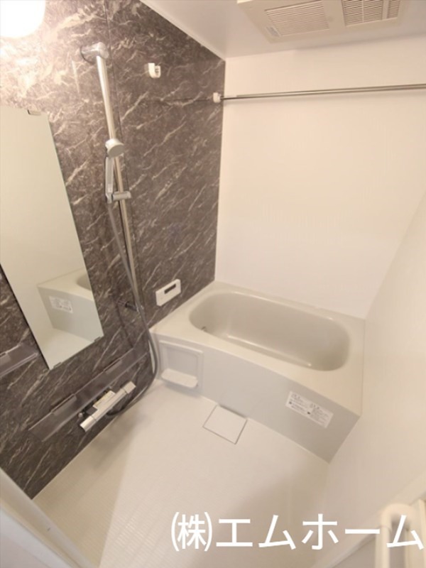 バス・シャワールーム　バスルーム　浴室暖房乾燥機付き