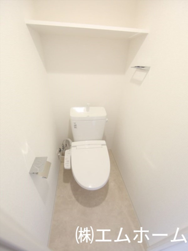 トイレ　温水洗浄暖房便座付トイレ