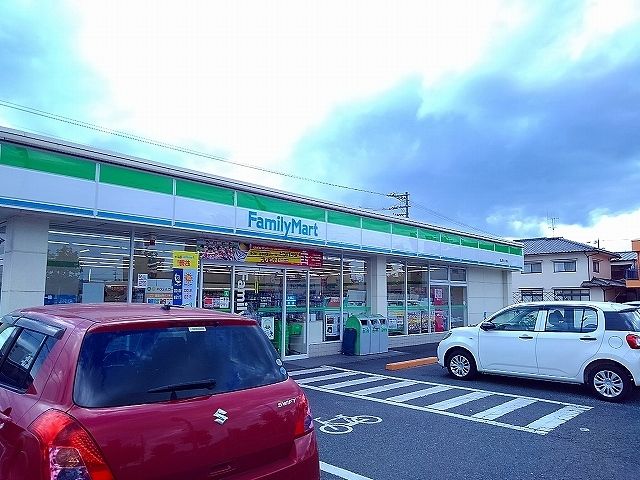 コンビニ　ファミリーマート曙5丁目店（コンビニ）まで700m