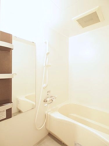 バス・シャワールーム　大きなバスタブ！足を伸ばしてゆった～りリラックス！