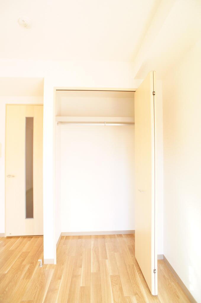 収納　奥行のあるクローゼット☆大切な洋服、バッグ、帽子等はコチラへ