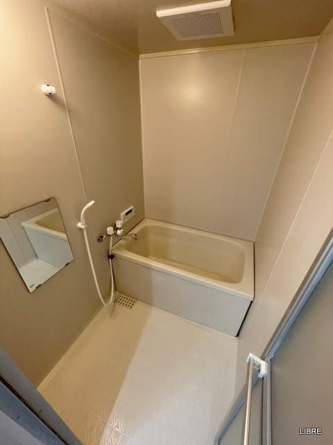 バス・シャワールーム　追い焚き機能付き！