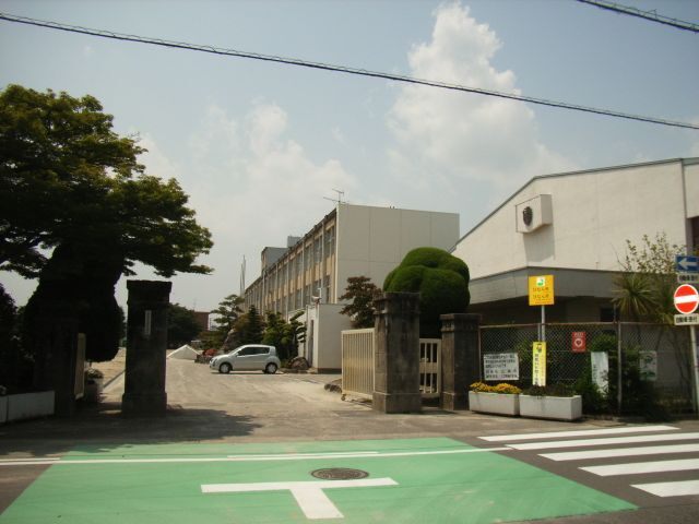 小学校　江南市立古知野南小学校（小学校）まで811m