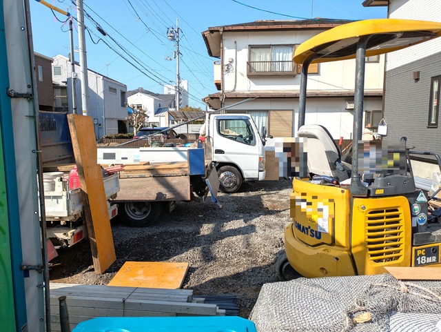 駐車場　建築中
