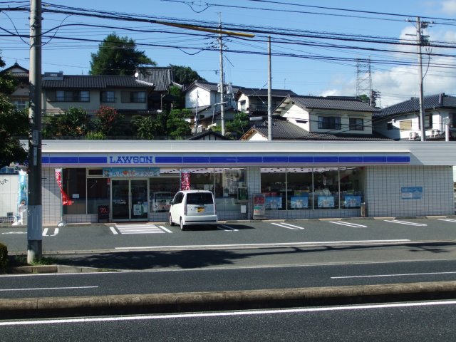 コンビニ　ローソン　津山小田中西店（コンビニ）まで200m