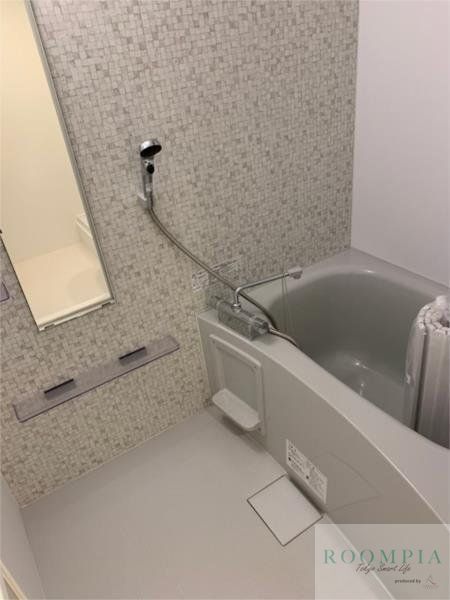 バス・シャワールーム　※同タイプの別のお部屋です。