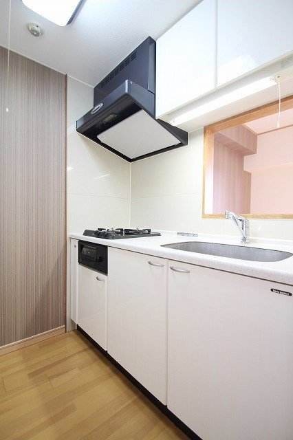 キッチン　同物件別部屋