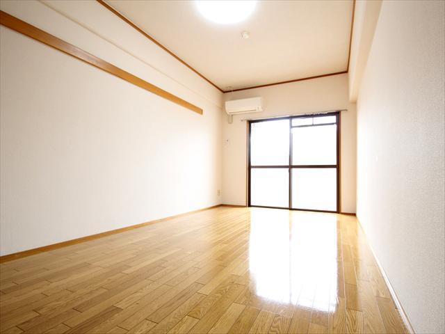 居室・リビング　松山市此花町　フラワーコーポ此ノ花　リビング