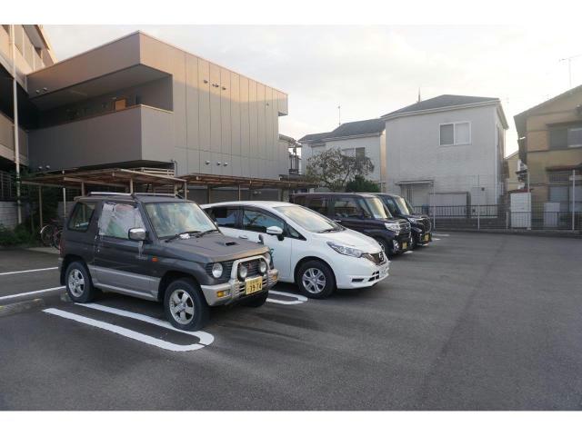 駐車場　駐車場