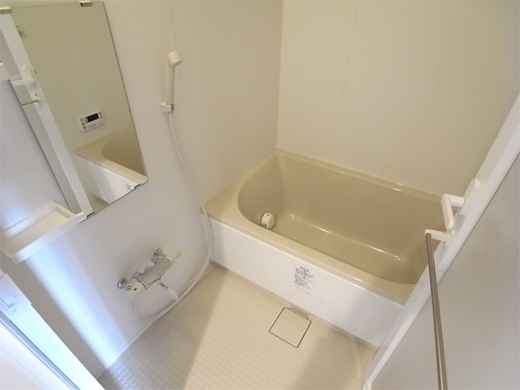 バス・シャワールーム　高温差湯式付きお風呂☆