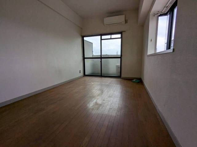 居室・リビング　別号室の写真です