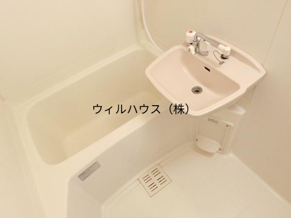 バス・シャワールーム　バストイレ別！