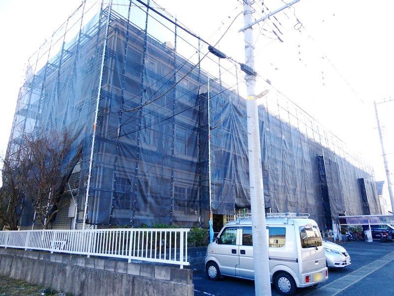 建物外観　駐車場