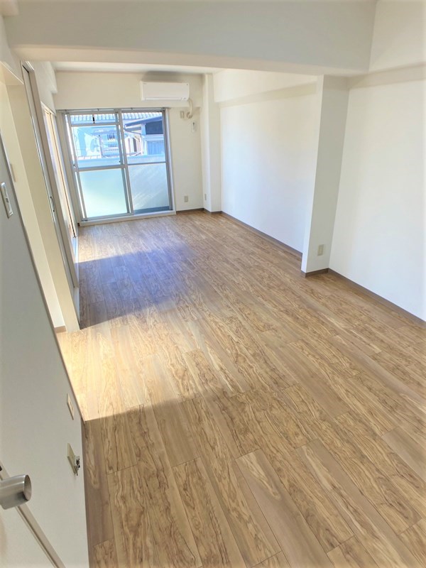 居室・リビング　※反転タイプの写真です。