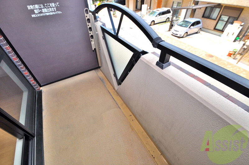 バルコニー　心地よい風が吹くバルコニー。洗濯物もよく乾きそうです。