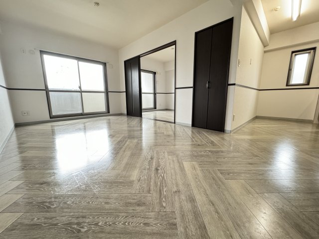 居室・リビング　※別号室の写真となります。