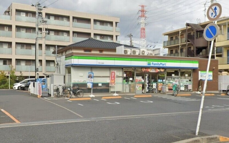 コンビニ　ファミリーマート市川入船店（コンビニ）まで206m