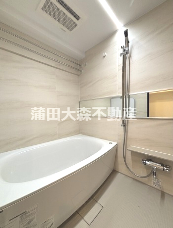 バス・シャワールーム　追焚と浴室乾燥機付きのバスルーム　お風呂