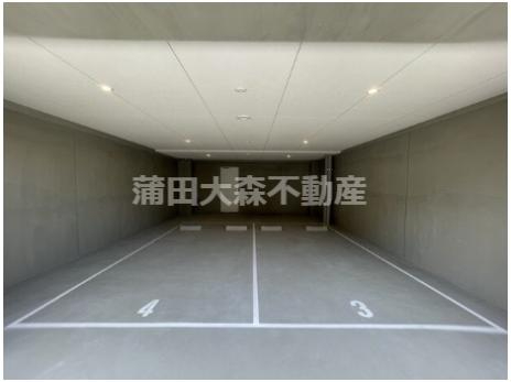 駐車場　敷地内屋根付平置き駐車場　空き状況等詳細はお問合せください。