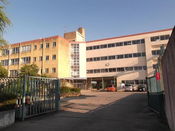 小学校　川西市立清和台小学校（小学校）まで468m