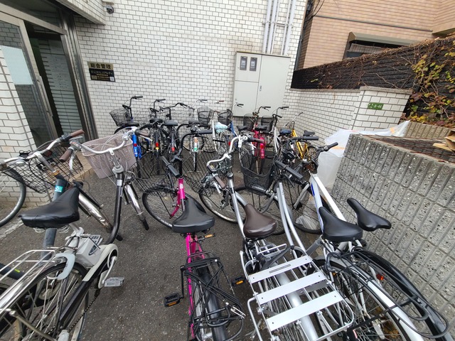 その他共有部分　自転車が置いてあるスペースです